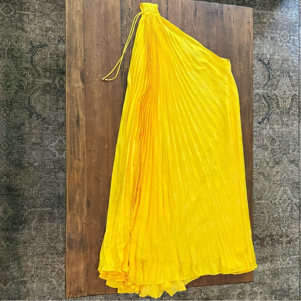 Banana Republic one shoulder yellow pleated midi dress size medium